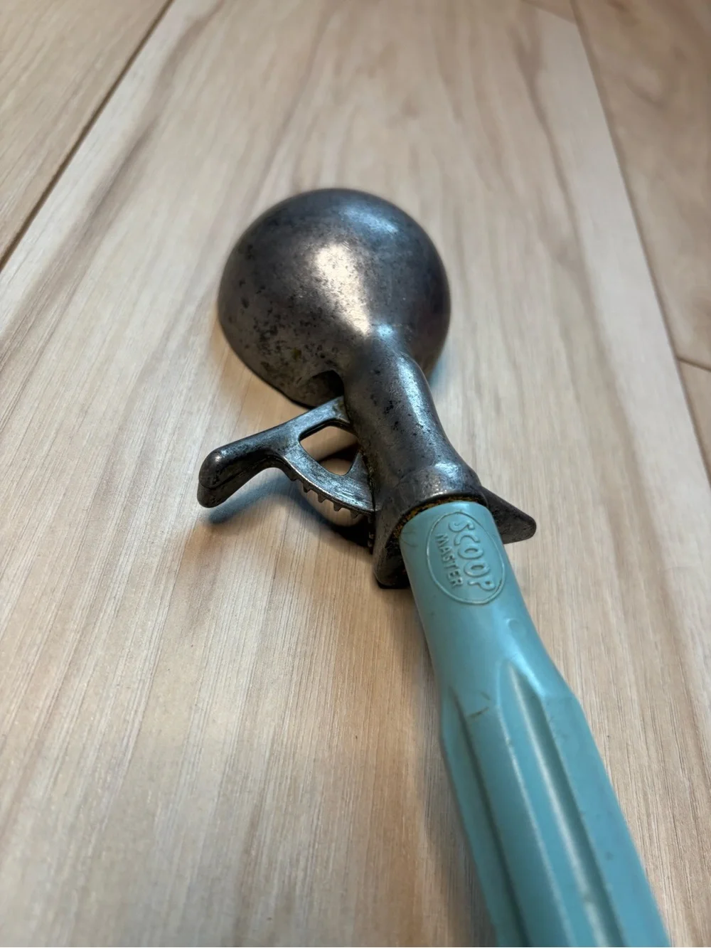 Scoop Master vintage scoop